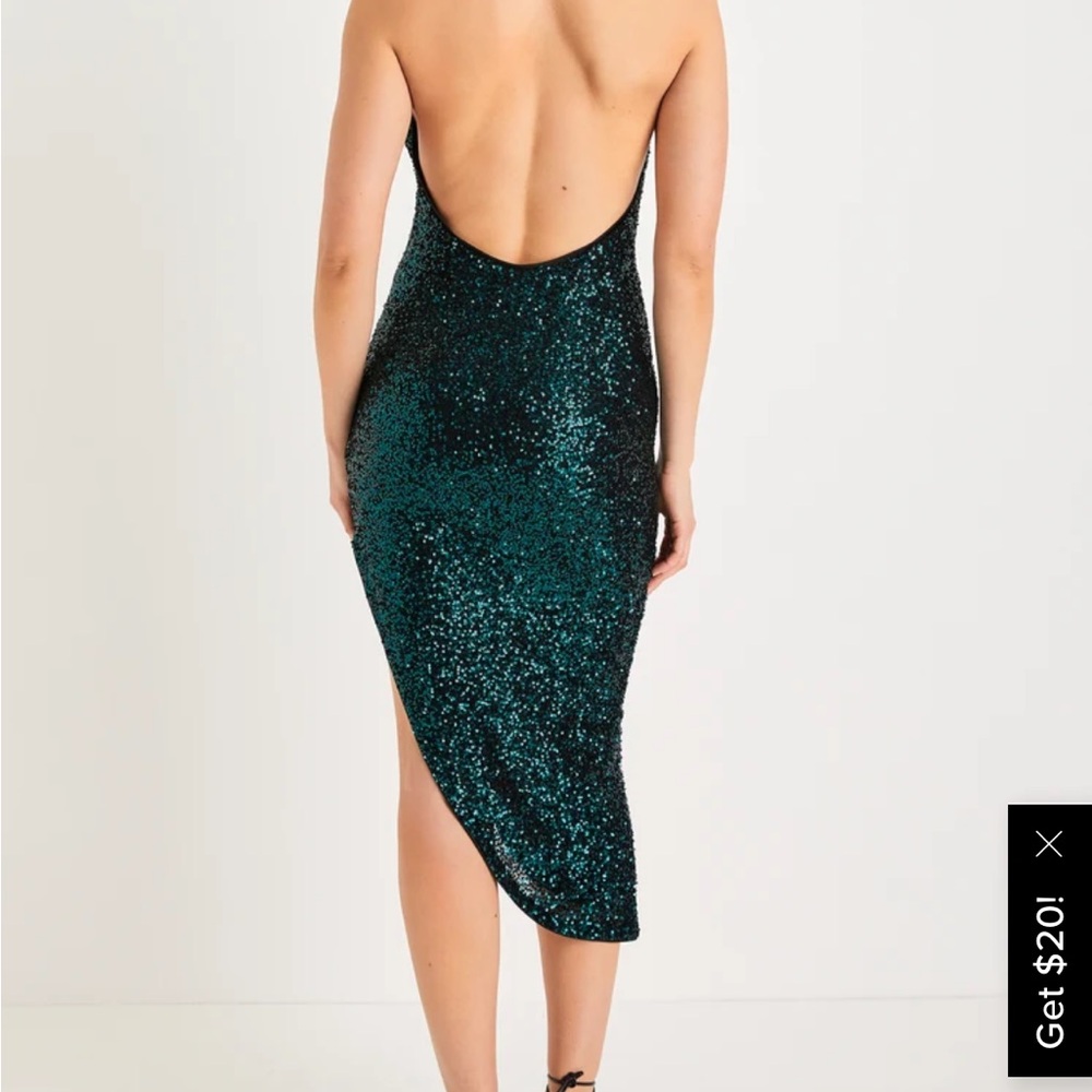 Gorgeous emerald fitted cocktail dress